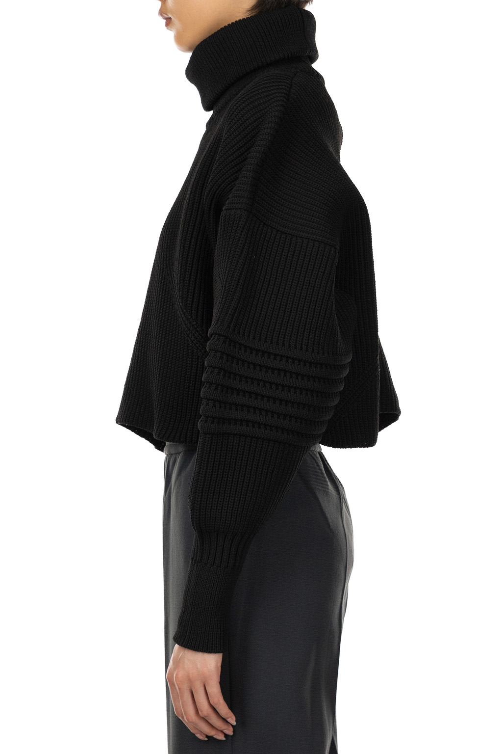 CFCL - Low Gauge Highneck Cropped Pullover - Black