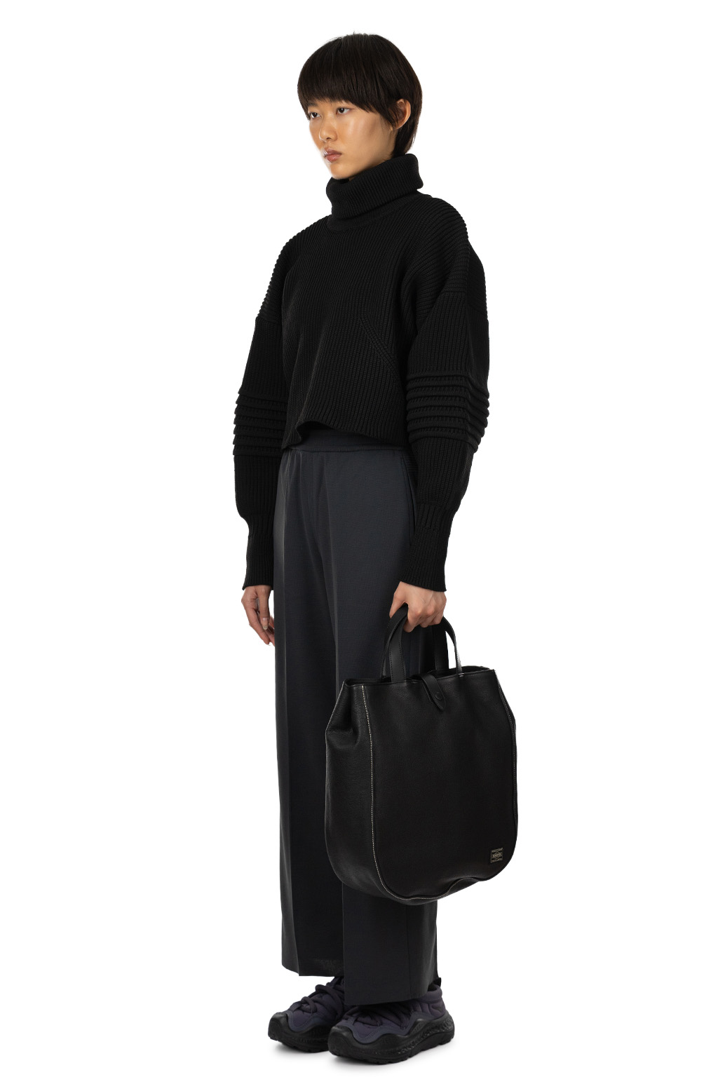 CFCL - Low Gauge Highneck Cropped Pullover - Black