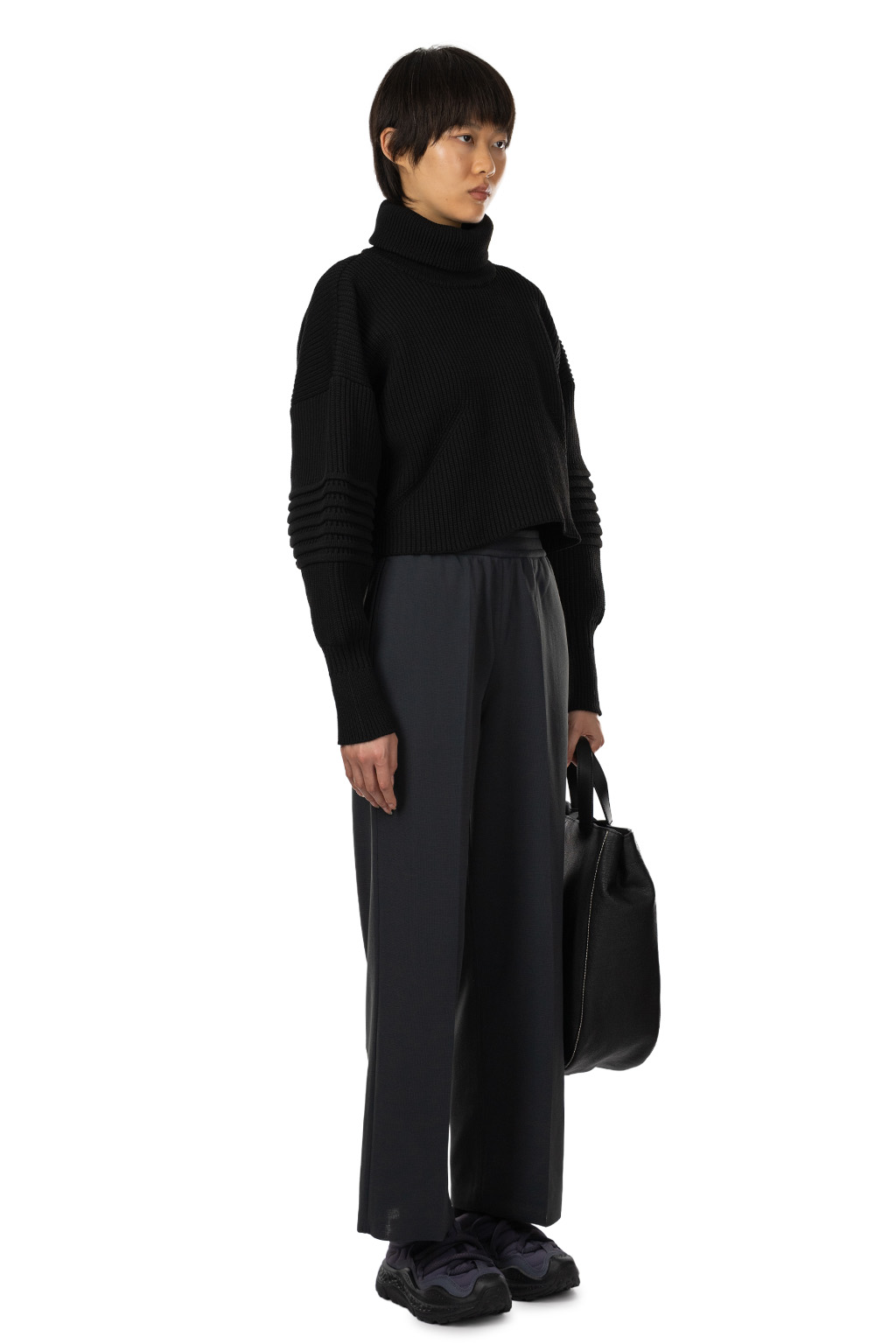 CFCL - Low Gauge Highneck Cropped Pullover - Black