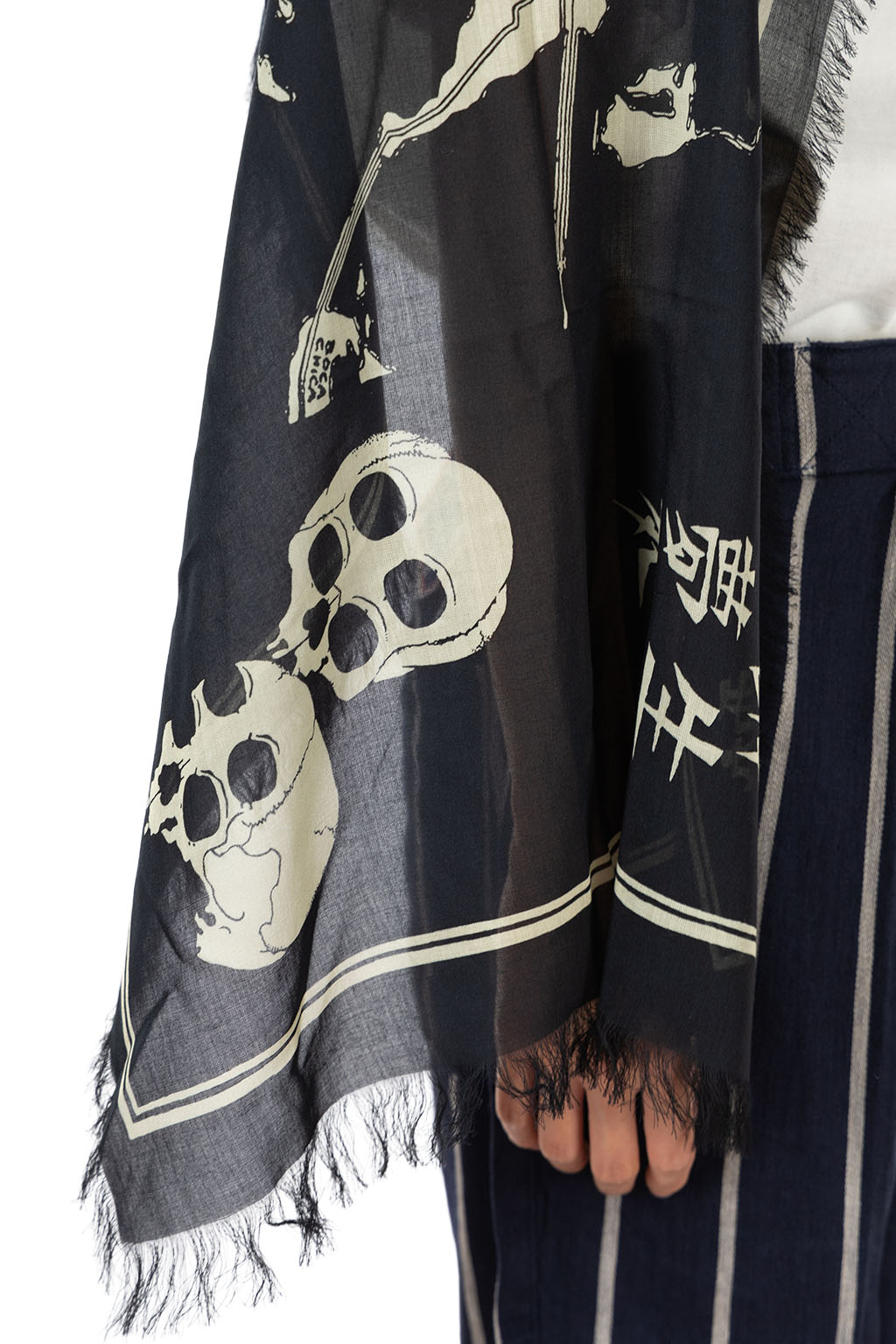 Kapital - Rayon Fringed Stole (KAYO HUESO) - Black