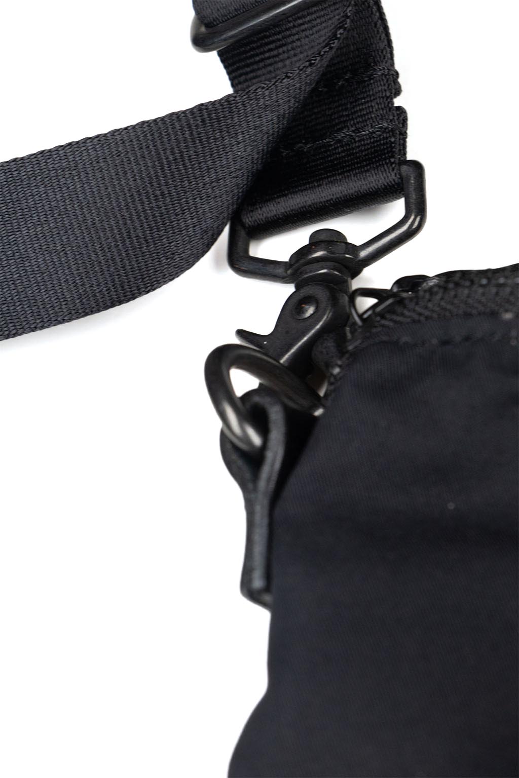 amiacalva Gabardine Bodybag - Black